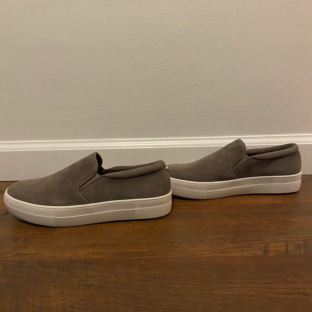 Steve Madden Gills Grey Suede